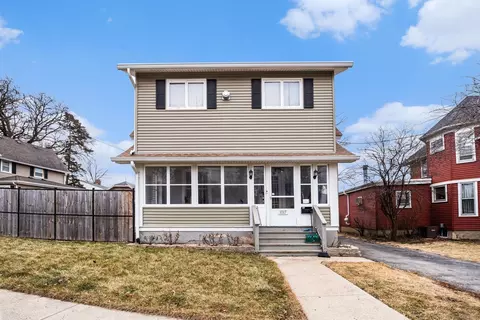 1017 W Highland Ave, Elgin, IL 60123