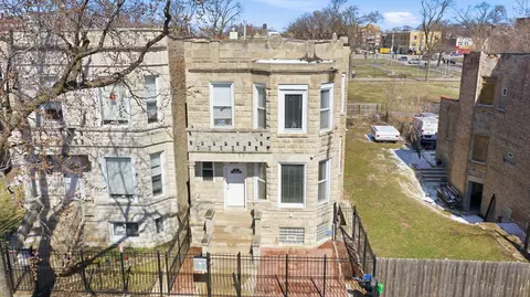4214 W Wilcox St, Chicago, IL 60624