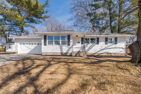 310 Hillcrest Dr, Geneseo, IL 61254