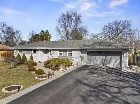 1211 Highland Dr, Prospect Heights, IL 60070