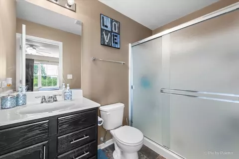Bath - 1664 Ruby Dr, Pingree Grove, IL 60140 photo 2 of 3