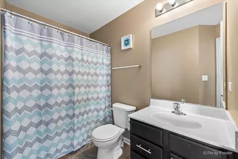 Bath - 1664 Ruby Dr, Pingree Grove, IL 60140 photo 3 of 3