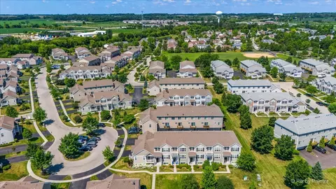 View/Area - 1664 Ruby Dr, Pingree Grove, IL 60140 photo 9 of 19