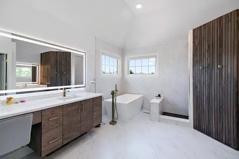 Bath - 24905 Chalk Hill Ct, Plainfield, IL 60544 photo 2 of 10