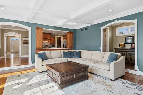 Living - 123 S Blanchard St, Wheaton, IL 60187 photo 3 of 4
