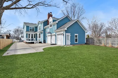 Exterior - 123 S Blanchard St, Wheaton, IL 60187 photo 3 of 4