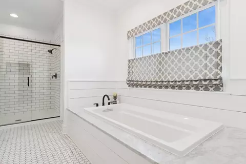 Bath - 123 S Blanchard St, Wheaton, IL 60187 photo 3 of 6