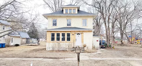 1002 Locust St, Thomson, IL 61285