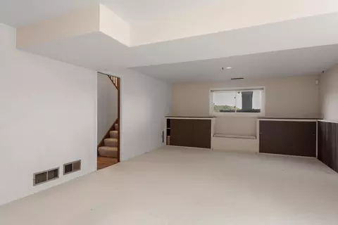 Living - 839 S Curtis Ave, Kankakee, IL 60901 photo 3 of 3