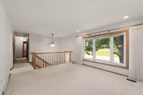 Living - 839 S Curtis Ave, Kankakee, IL 60901 photo 2 of 3