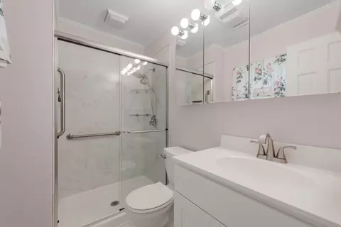 Bath - 839 S Curtis Ave, Kankakee, IL 60901 photo 2 of 2