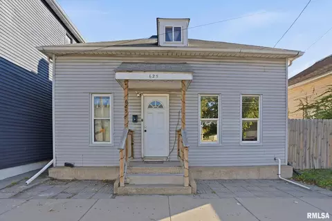 625 N Division St, Davenport, IA 52802