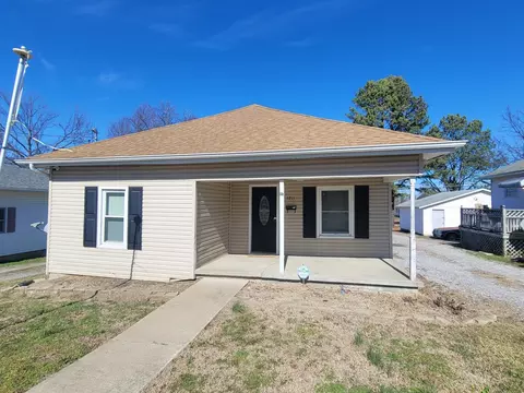 1211 Elm St, West Frankfort, IL 62896