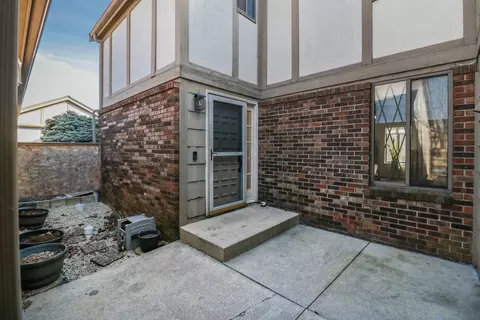 1305 Kingsridge Ct #C, Normal, IL 61761 photo 2