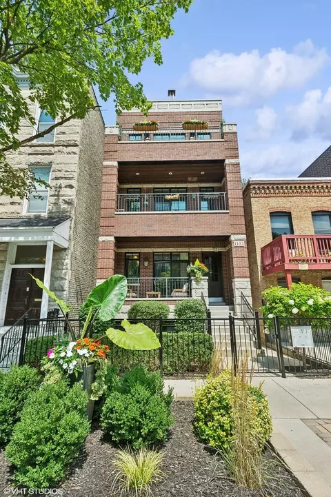 1152 W Newport Ave #1, Chicago, IL 60657