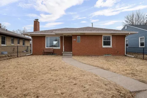 1007 W Central Park Ave, Davenport, IA 52804