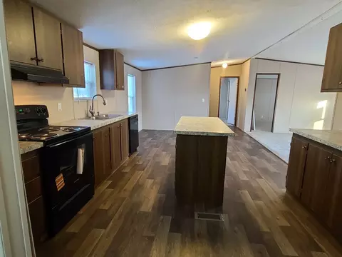 303 N Seba St, Hurst, IL 62949 photo 7