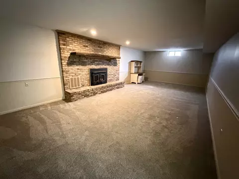 Living - 1867 Gragg St, Centralia, IL 62801 photo 2 of 2