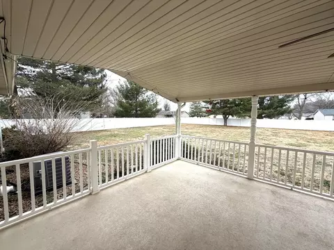 Exterior - 1867 Gragg St, Centralia, IL 62801 photo 5 of 5