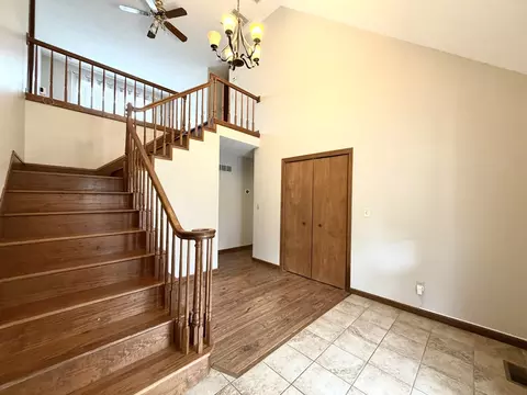 Entry Way - 1867 Gragg St, Centralia, IL 62801 photo 2 of 4