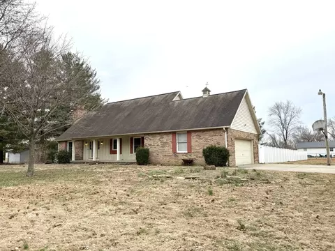 Exterior - 1867 Gragg St, Centralia, IL 62801 photo 2 of 5