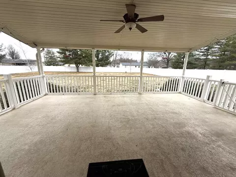 Exterior - 1867 Gragg St, Centralia, IL 62801 photo 4 of 5