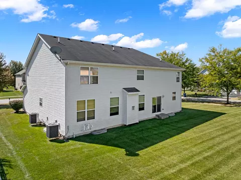 Exterior - 1916 Blue Heron Cir, Bartlett, IL 60103 photo 4 of 4
