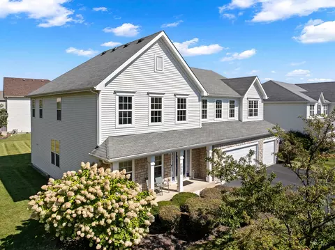 Exterior - 1916 Blue Heron Cir, Bartlett, IL 60103 photo 2 of 4