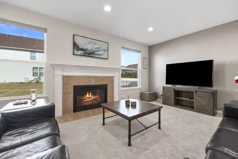 Living - 1916 Blue Heron Cir, Bartlett, IL 60103 photo 2 of 2