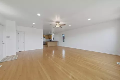 Living - 214 E 37th St #2, Chicago, IL 60653 photo 4 of 4