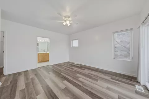 Bedroom - 214 E 37th St #2, Chicago, IL 60653 photo 1 of 1