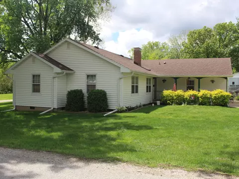 517 S Wilson St, Clinton, IL 61727
