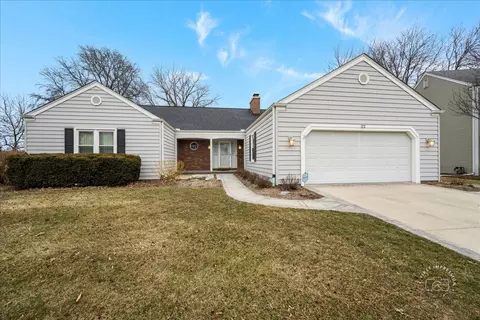 32 Dunham Pl, Saint Charles, IL 60174