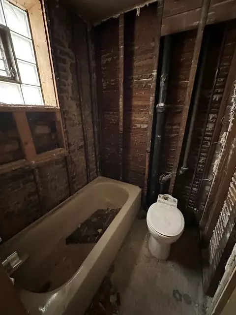 Bath - 7434 S Union Ave, Chicago, IL 60621 photo 1 of 3