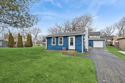 7814 Balsam Dr, Wonder Lake, IL 60097