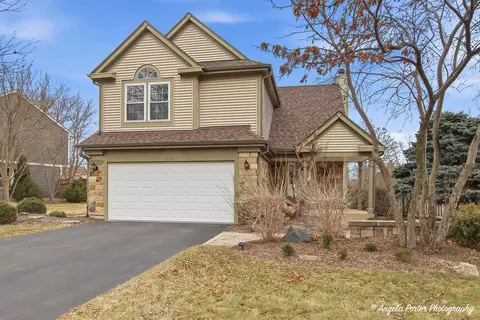 1765 Somerfield Ln, Crystal Lake, IL 60014