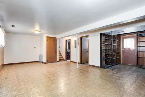 Other - 539 W Eggerding Dr, Addison, IL 60101 photo 2 of 5