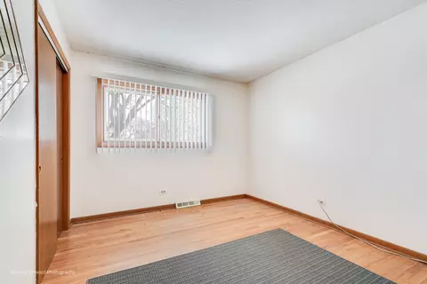 Bedroom - 539 W Eggerding Dr, Addison, IL 60101 photo 2 of 3