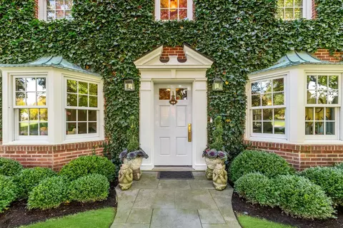 85 Sunset Pl, Lake Forest, IL 60045