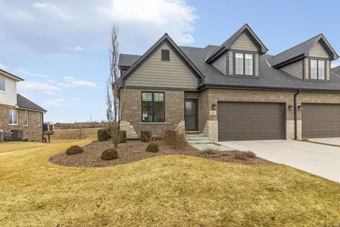 16511 Kayla Dr, Lemont, IL 60439