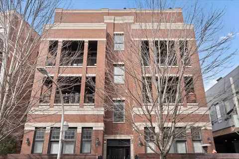 618 W Schubert Ave #4W, Chicago, IL 60614