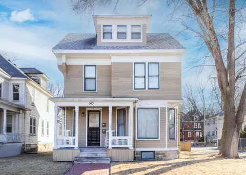 937 20th St, Rock Island, IL 61201