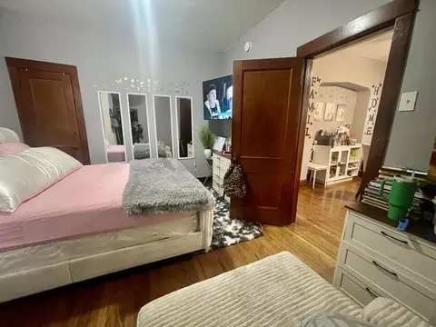 Bedroom - 4014 W Cornelia Ave, Chicago, IL 60641 photo 1 of 3
