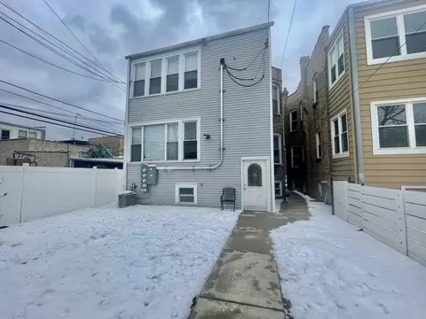 Exterior - 4014 W Cornelia Ave, Chicago, IL 60641 photo 4 of 5