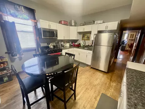 Kitchen - 4014 W Cornelia Ave, Chicago, IL 60641 photo 3 of 3
