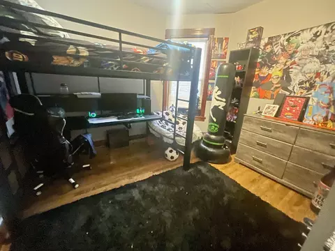 Bedroom - 4014 W Cornelia Ave, Chicago, IL 60641 photo 2 of 3