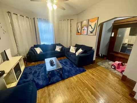 Living - 4014 W Cornelia Ave, Chicago, IL 60641 photo 1 of 2
