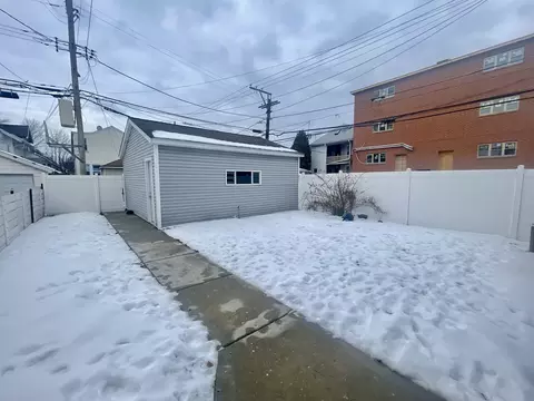 Exterior - 4014 W Cornelia Ave, Chicago, IL 60641 photo 5 of 5