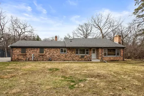 169 Miller Rd, Lake Zurich, IL 60047