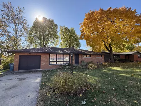 2116 14th St, Peru, IL 61354